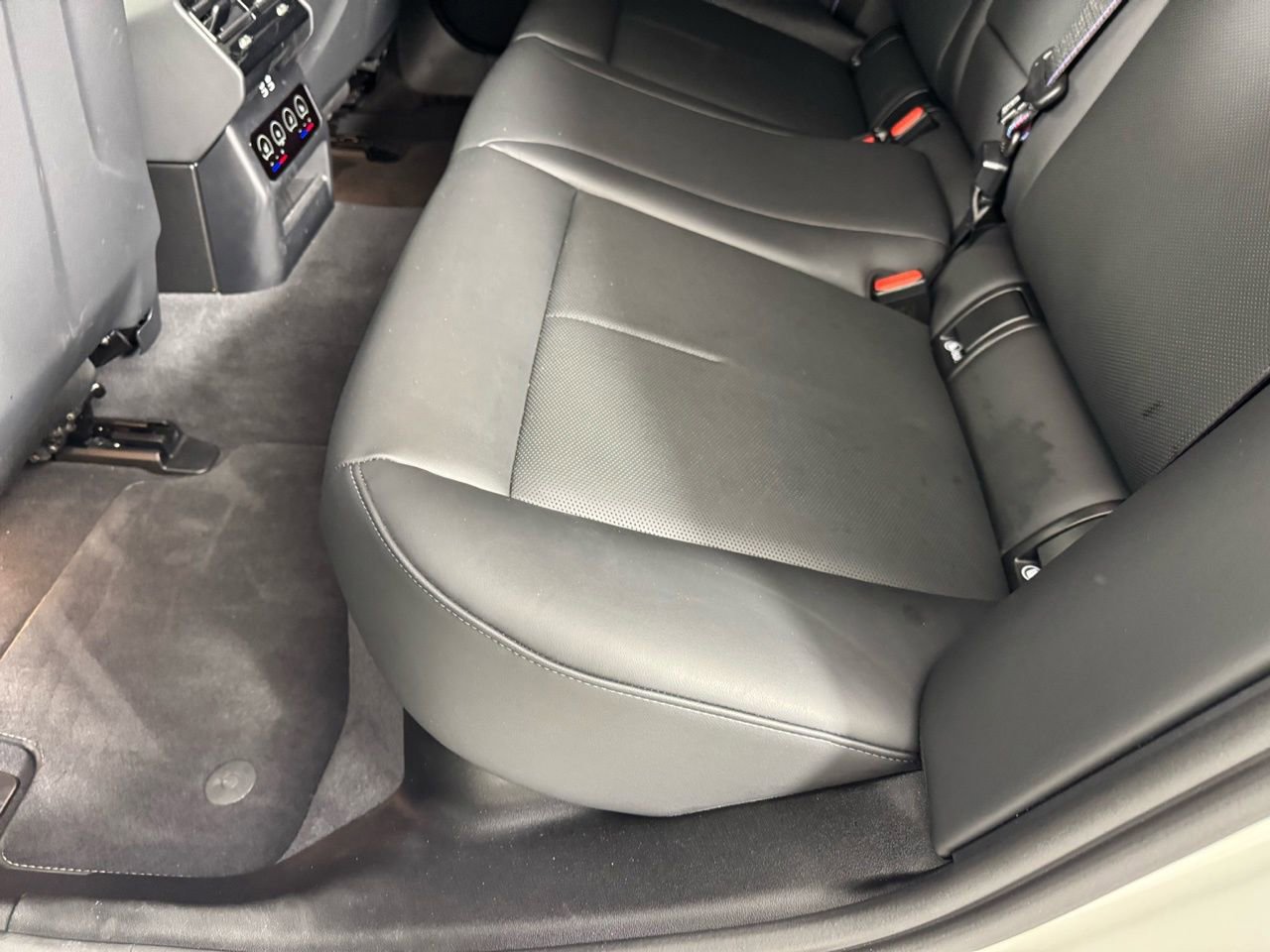 Used 2026 BMW M5 w/ Carbon Package image 29