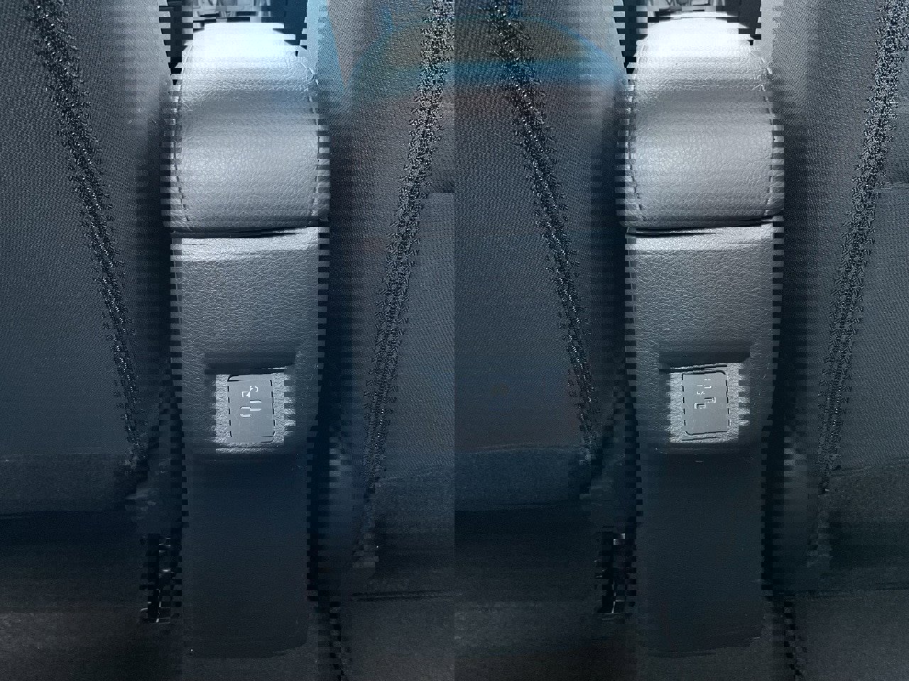 Used 2025 Nissan Versa SV w/ Trunk Package image 18