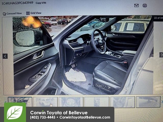 Used 2023 Jeep Grand Cherokee Altitude image 11