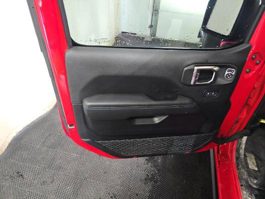 Used 2021 Jeep Wrangler Unlimited Rubicon 4xe w/ Steel Bumper Group AWD/4WD image 14