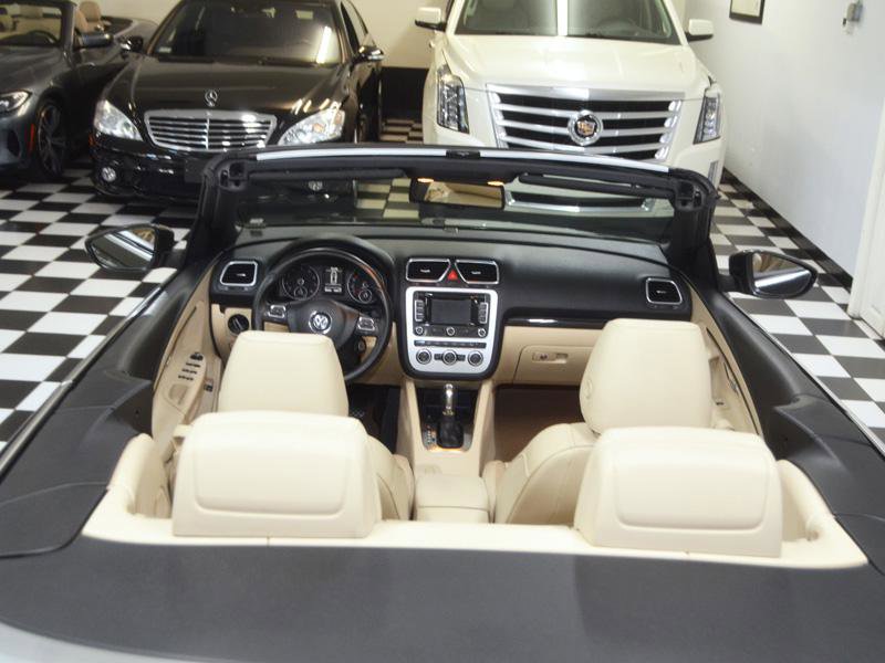 Used 2013 Volkswagen Eos Lux FWD image 26