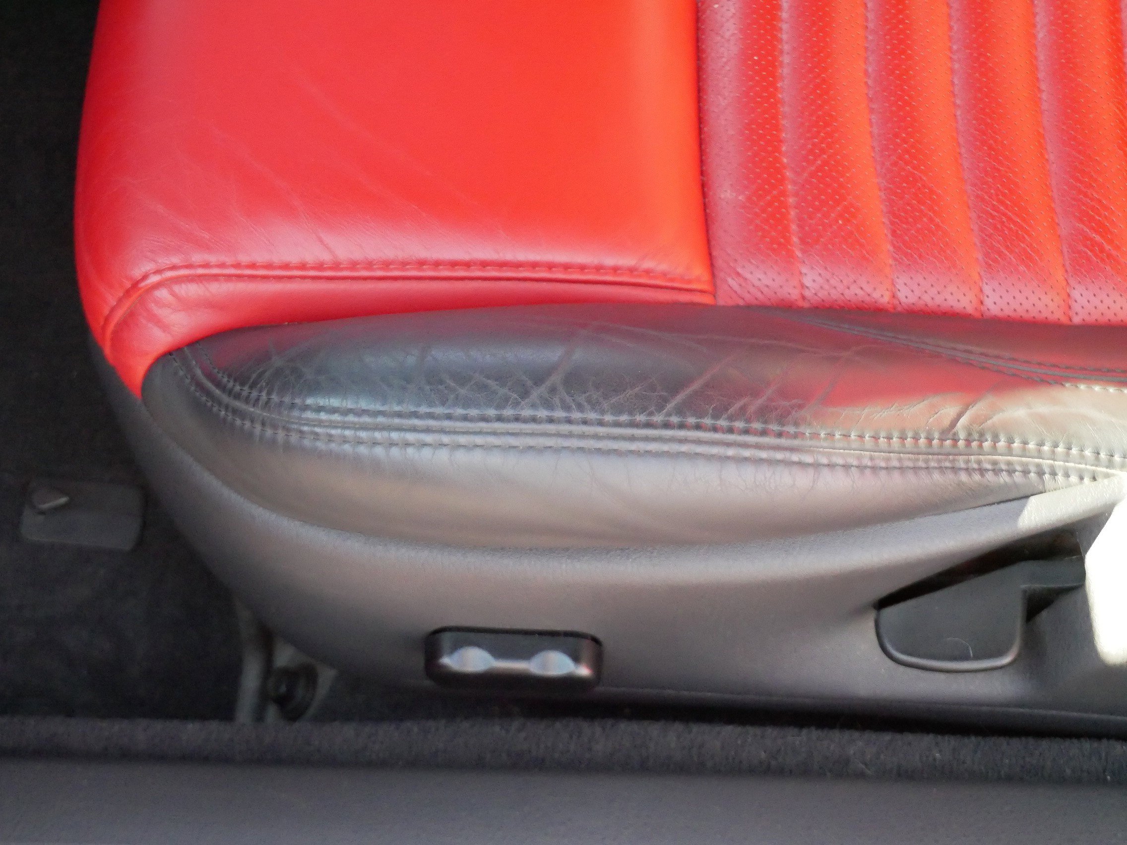 Used 2002 Ford Thunderbird image 19