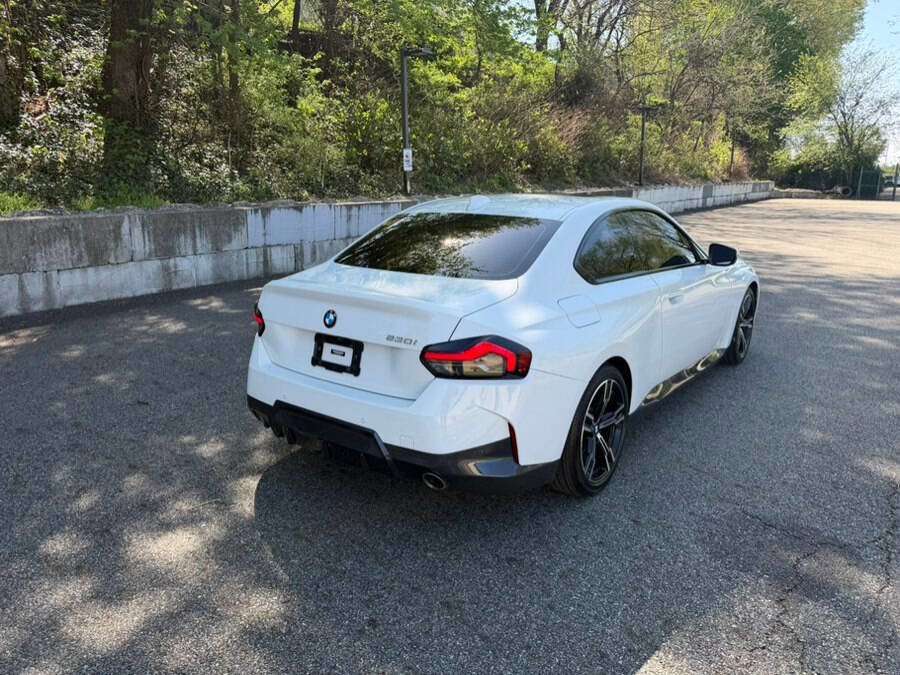 Used 2022 BMW 230i Coupe w/ M Sport Package RWD image 10