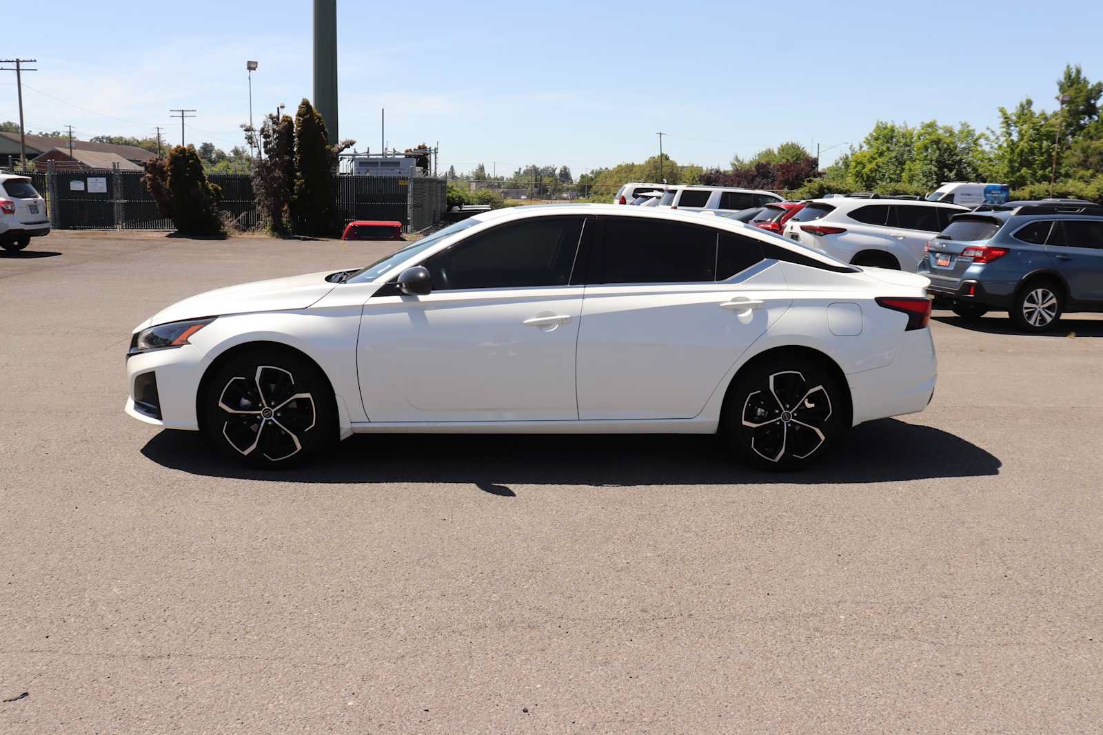 Used 2023 Nissan Altima 2.5 SR w/ SR Premium Package AWD/4WD image 8
