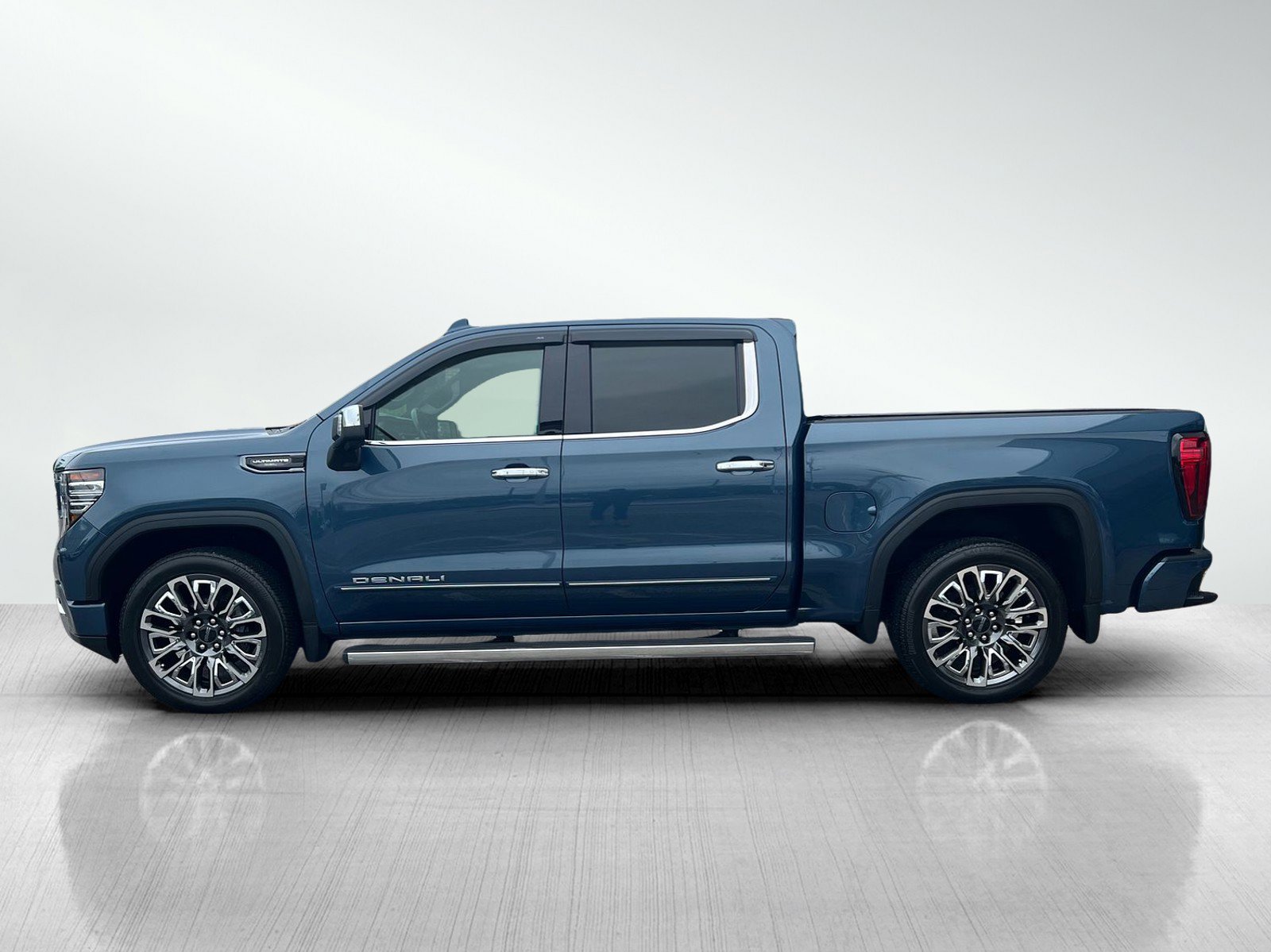 Used 2024 GMC Sierra 1500 Denali Ultimate AWD/4WD image 3