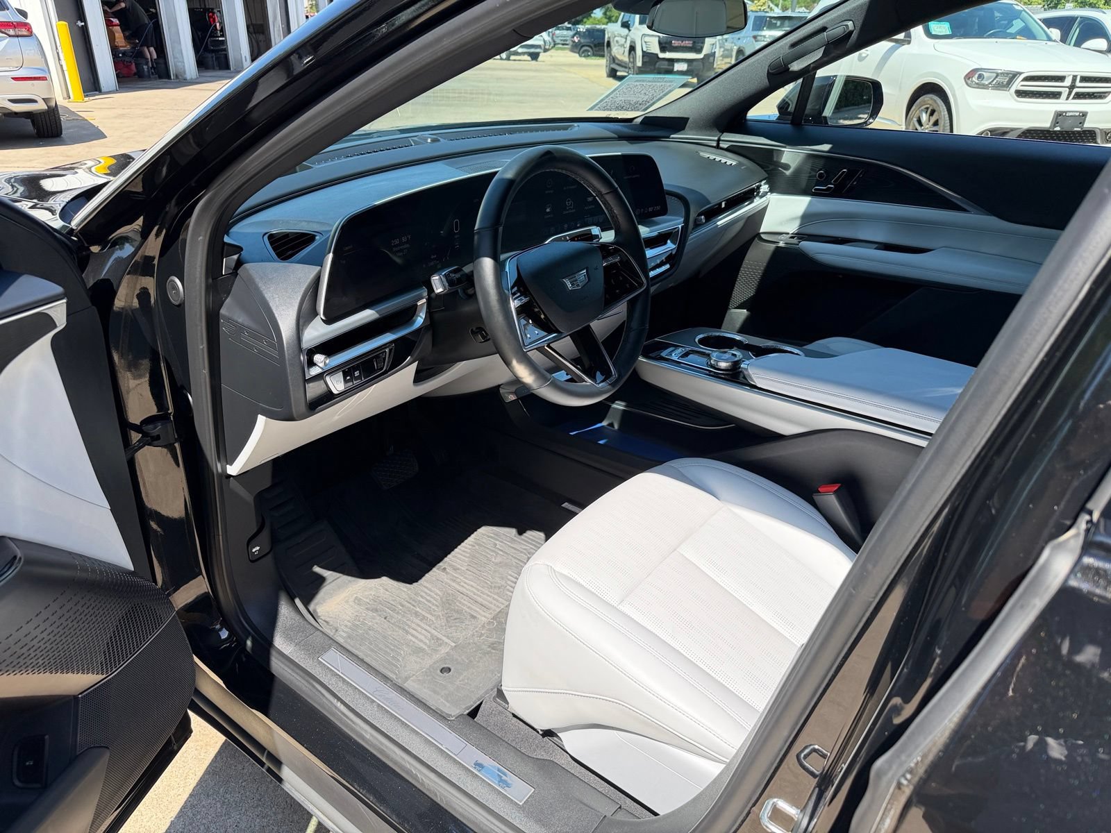 Used 2024 Cadillac Lyriq Sport AWD/4WD image 10