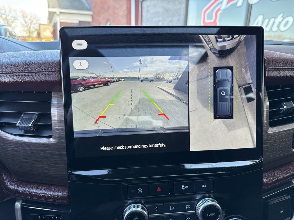 Used 2024 Ford Expedition Limited image 9