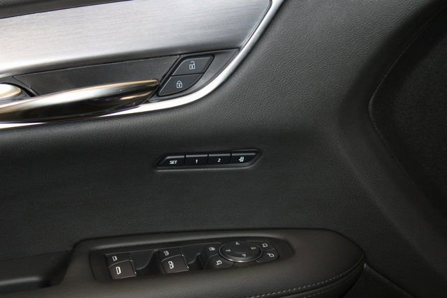 New 2025 Cadillac XT6 Luxury FWD image 13