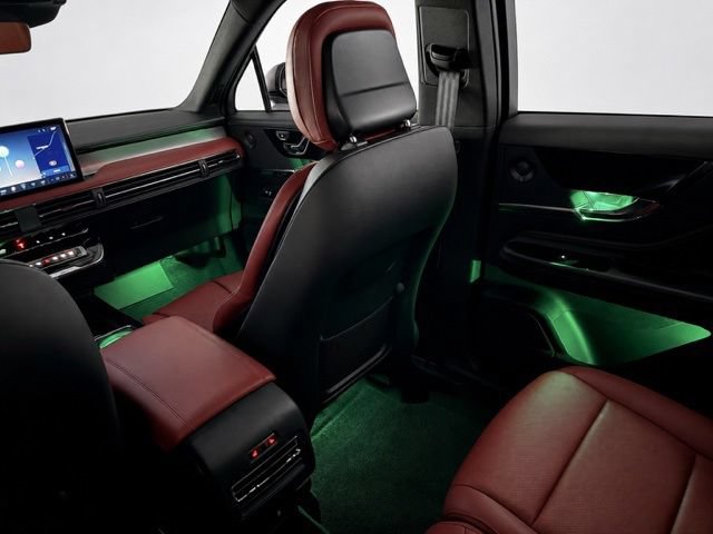 Used 2025 Lincoln Corsair Reserve w/ Equipment Group 202A AWD/4WD image 28