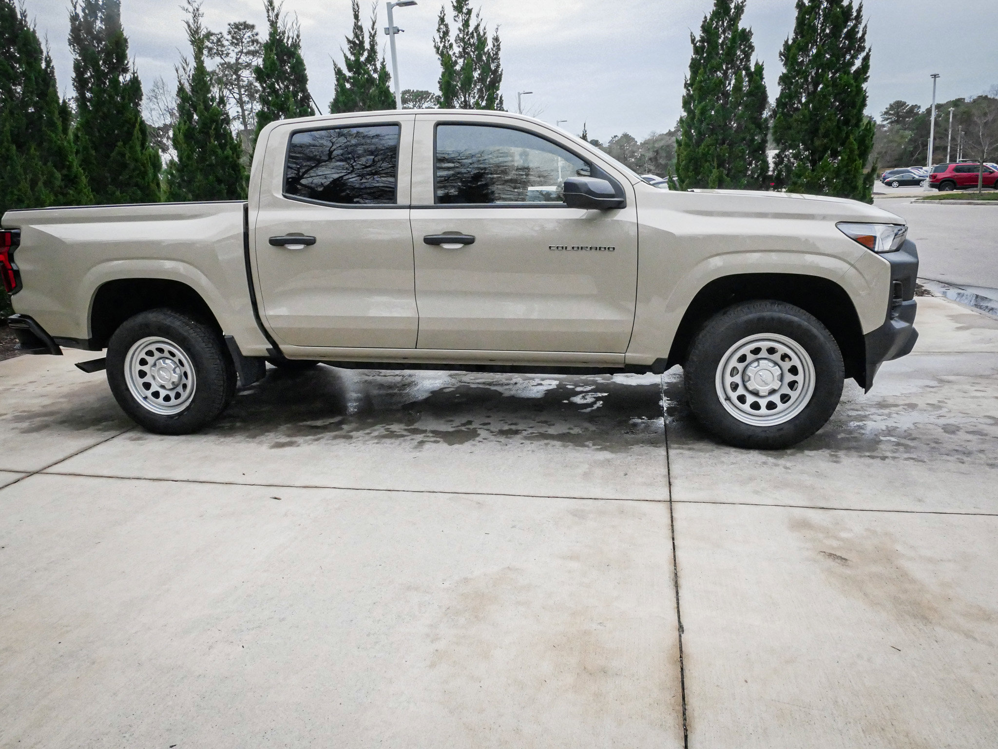 Used 2024 Chevrolet Colorado W/T RWD image 11