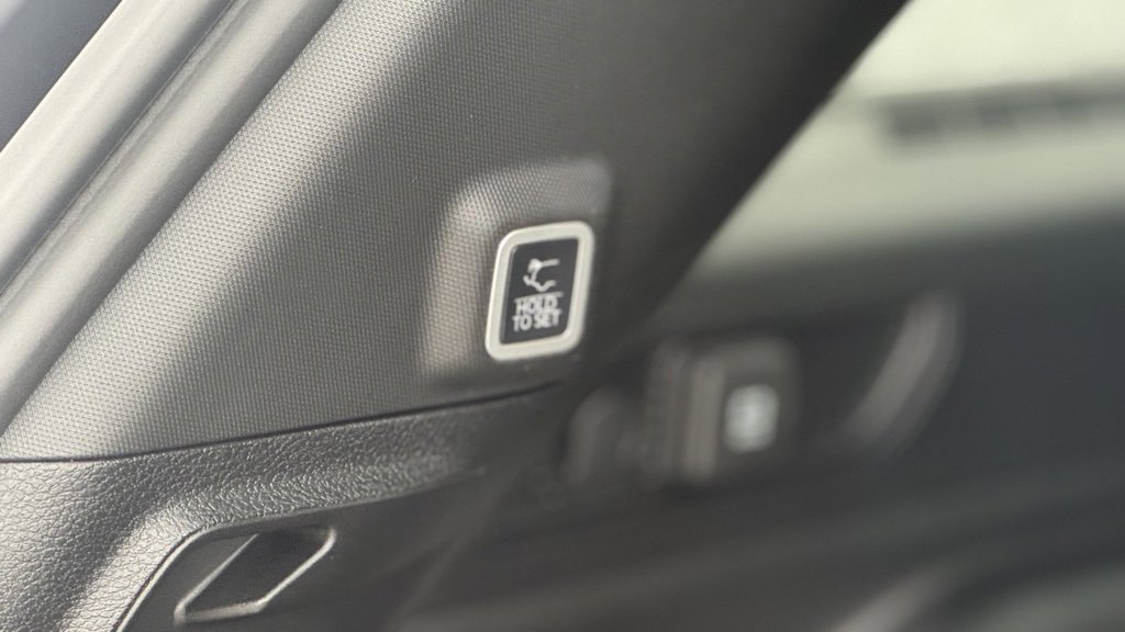 Used 2024 Jeep Grand Cherokee Limited image 10