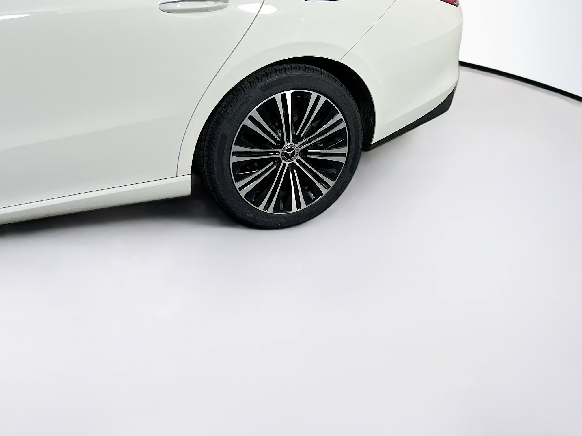 Used 2023 Mercedes-Benz CLA 250 4MATIC image 30