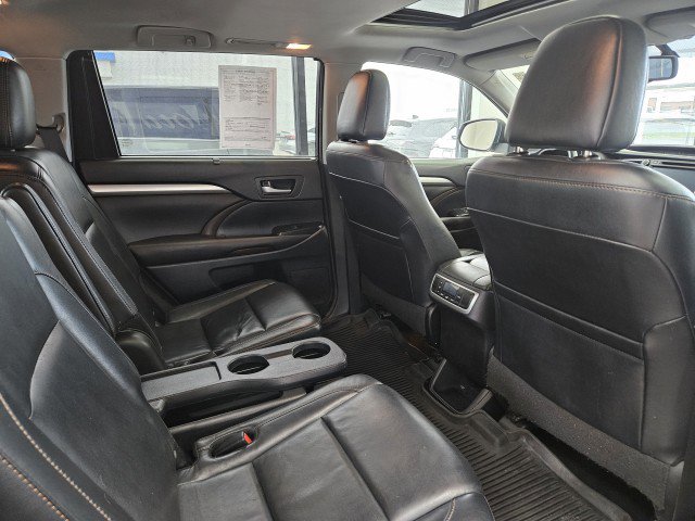 Used 2016 Toyota Highlander XLE image 14
