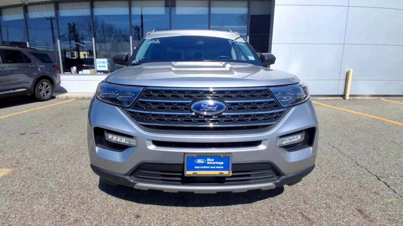 Certified 2022 Ford Explorer XLT w/ Equipment Group 202A image 3