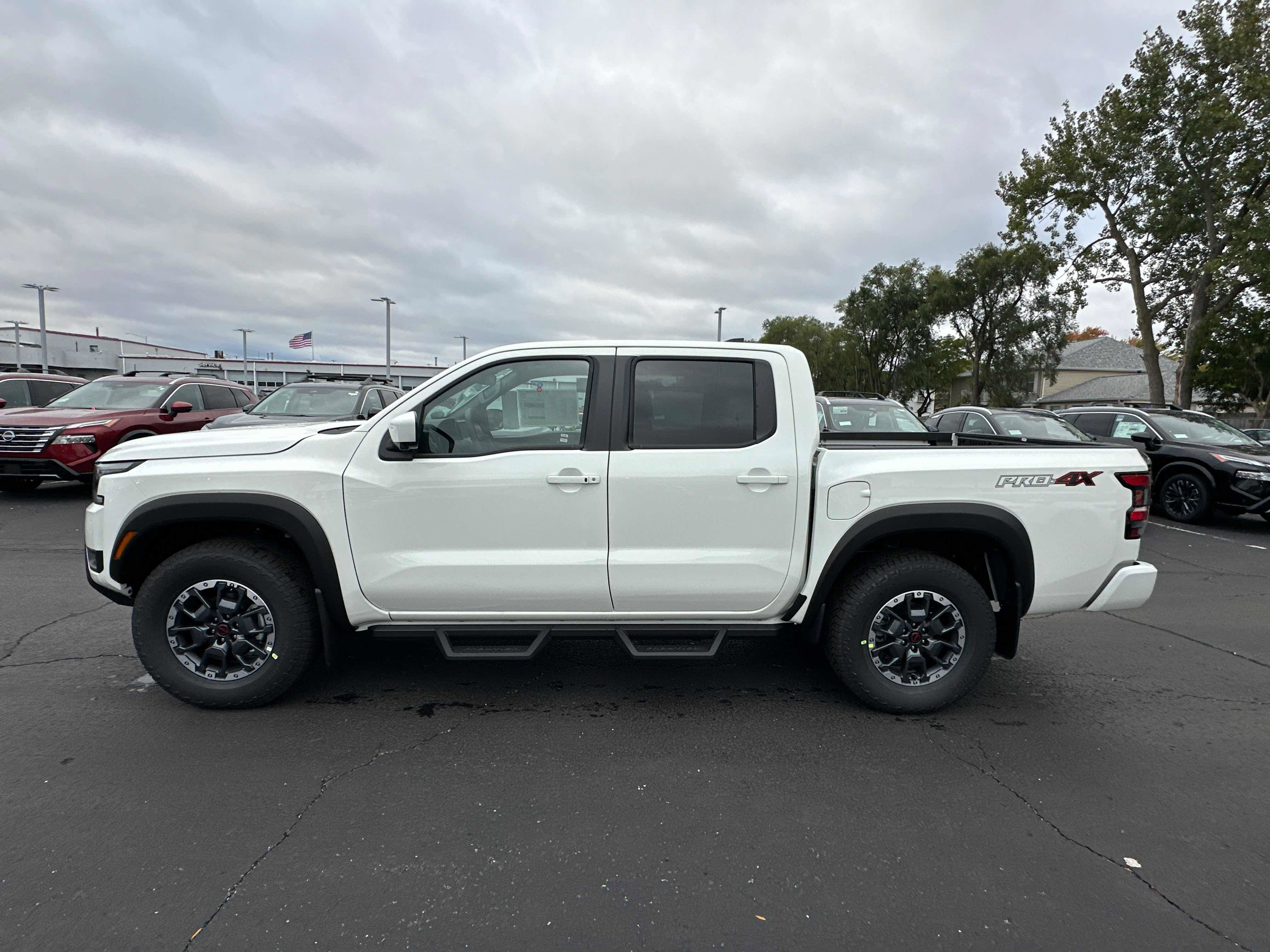 New 2026 Nissan Frontier PRO-4X w/ Pro-4x Convenience Package image 13