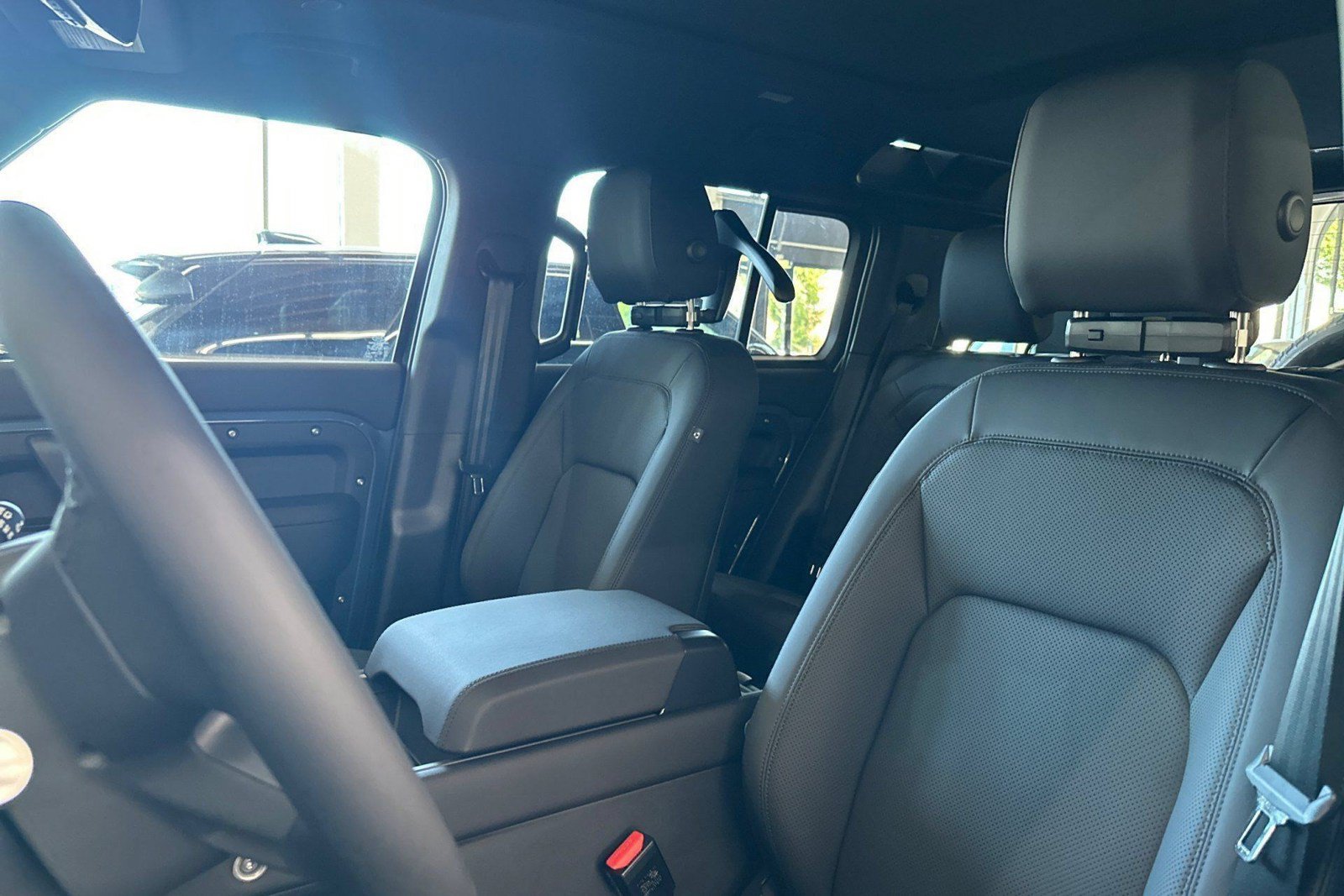 New 2026 Land Rover Defender 110 X-Dynamic SE AWD/4WD image 28
