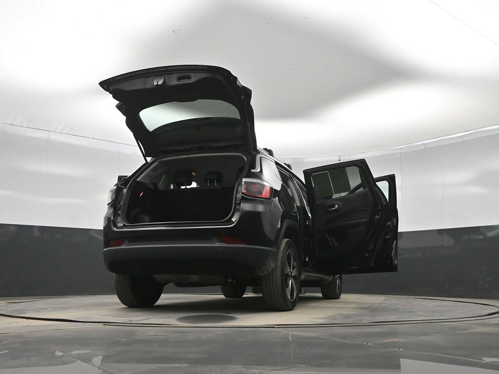 Used 2017 Jeep Compass Latitude w/ Popular Equipment Group image 43