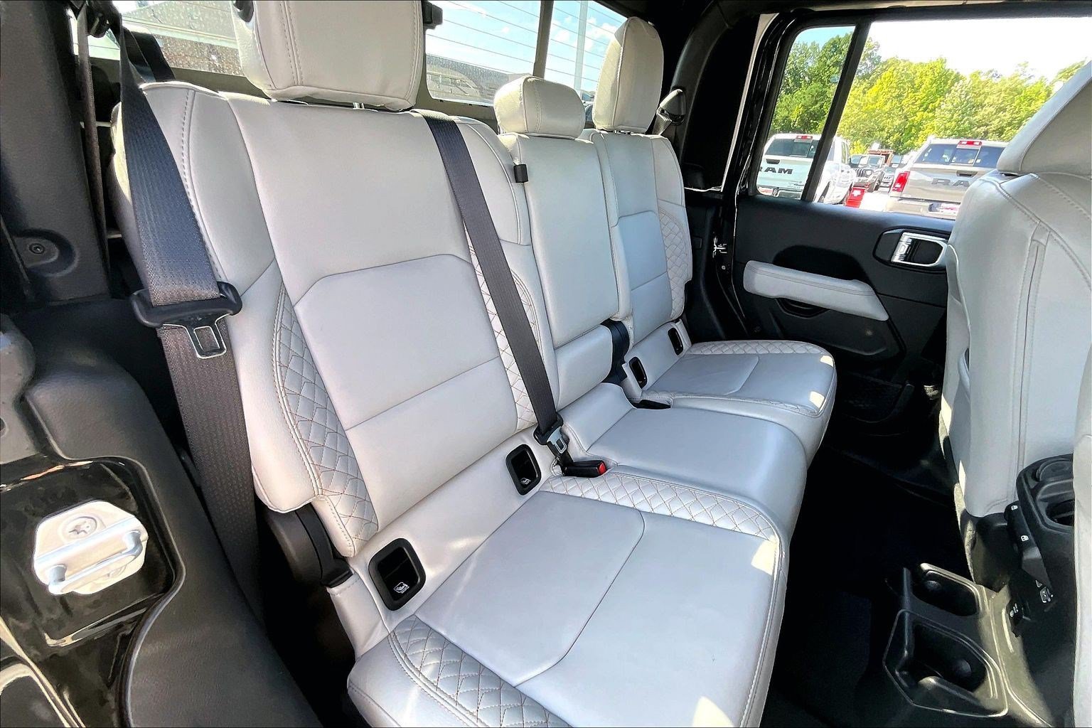 Used 2022 Jeep Gladiator Overland AWD/4WD image 22