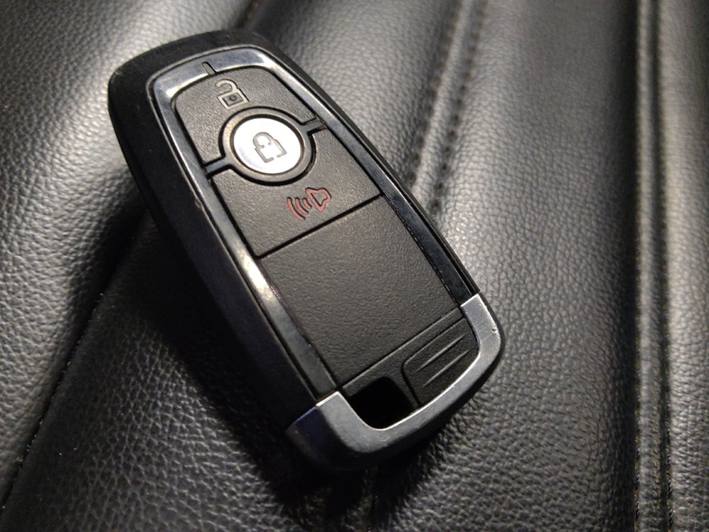 Used 2024 Ford Edge SEL image 32