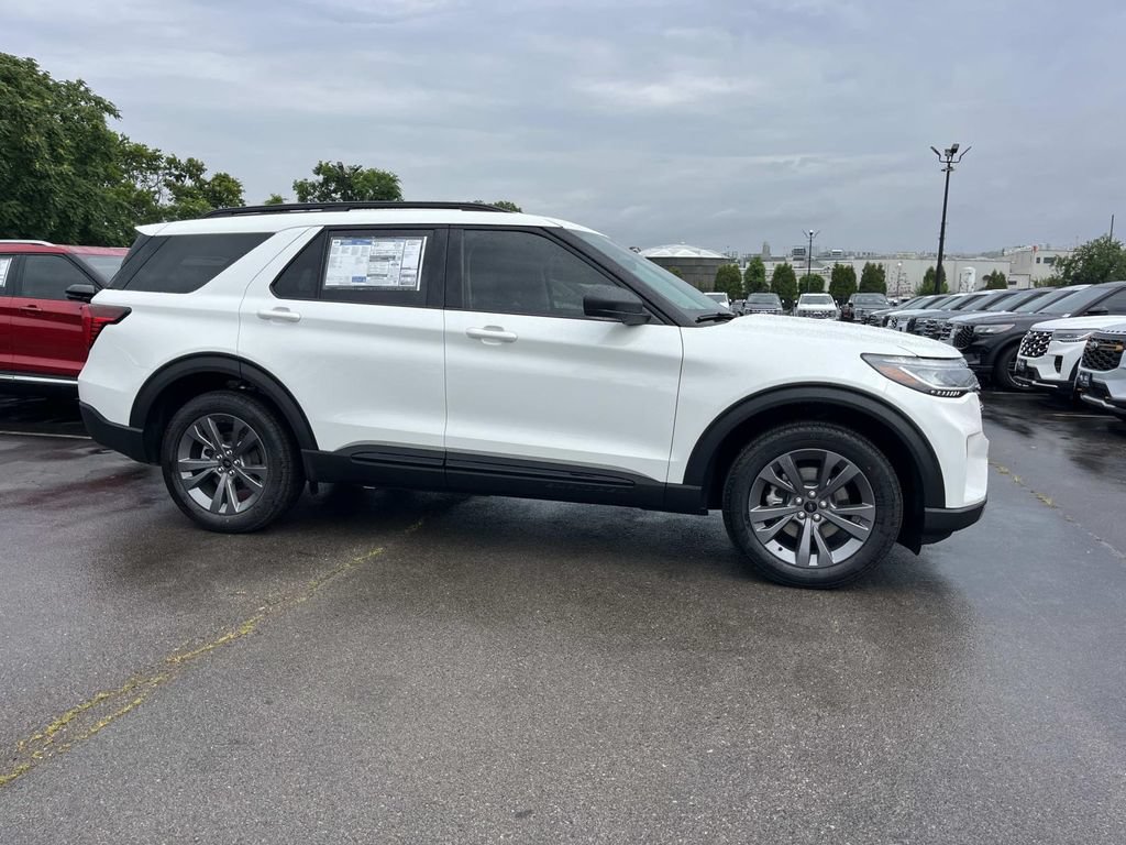 New 2026 Ford Explorer Active w/ Active Comfort Package AWD/4WD image 2