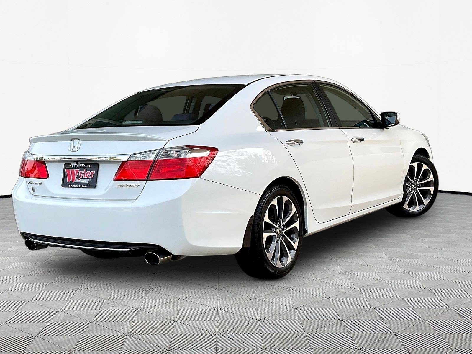 Used 2015 Honda Accord Sport image 6