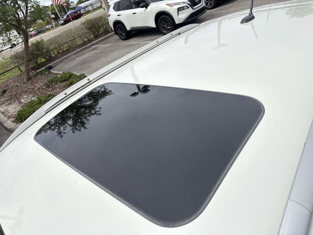 Certified 2019 Nissan Rogue Sport SL w/ Premium Package FWD image 33
