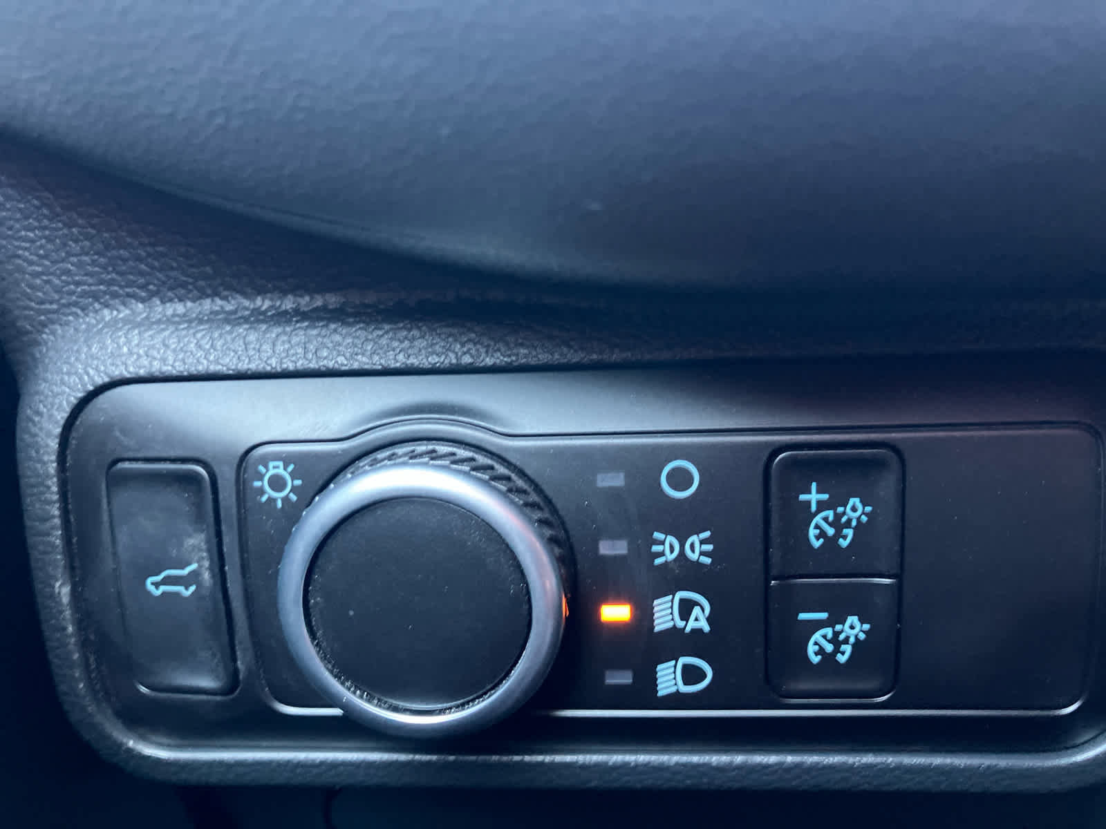 Used 2025 Ford Explorer Active RWD image 14