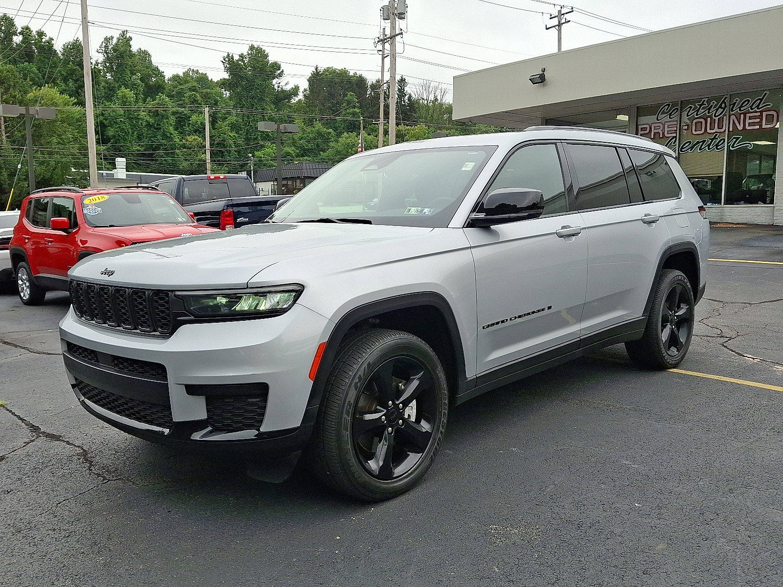 Certified 2022 Jeep Grand Cherokee L Laredo image 3