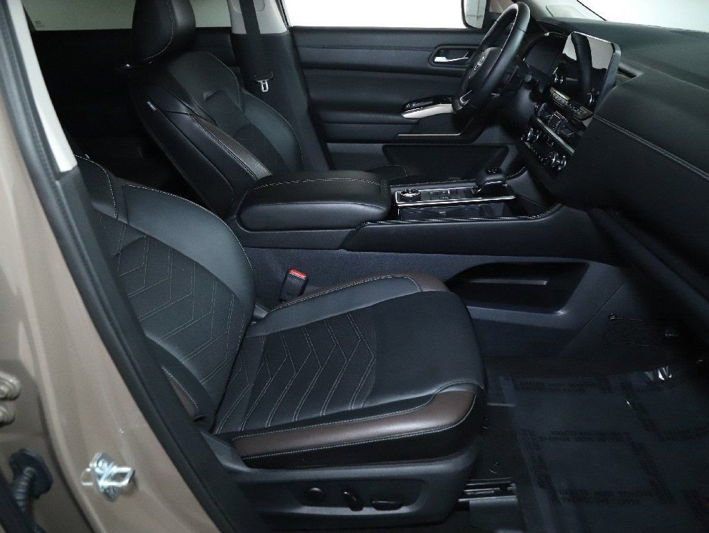 Certified 2024 Nissan Pathfinder Platinum w/ Cargo Package image 39