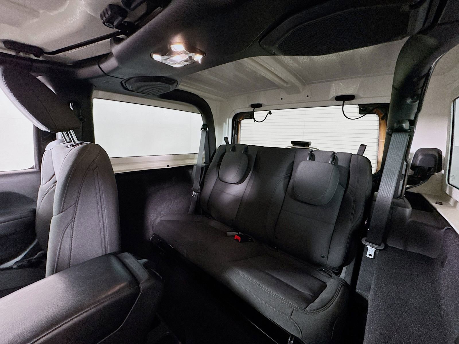 Used 2022 Jeep Wrangler Sport image 18