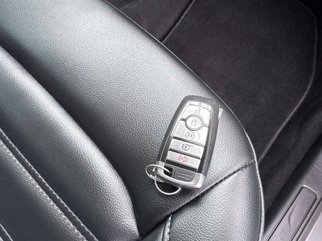 Used 2023 Ford Edge SEL w/ Convenience Package AWD/4WD image 6