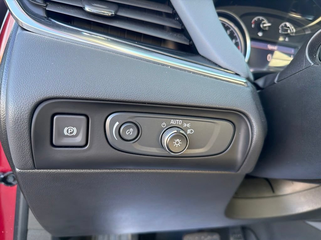 Used 2021 Buick Enclave Essence FWD image 21