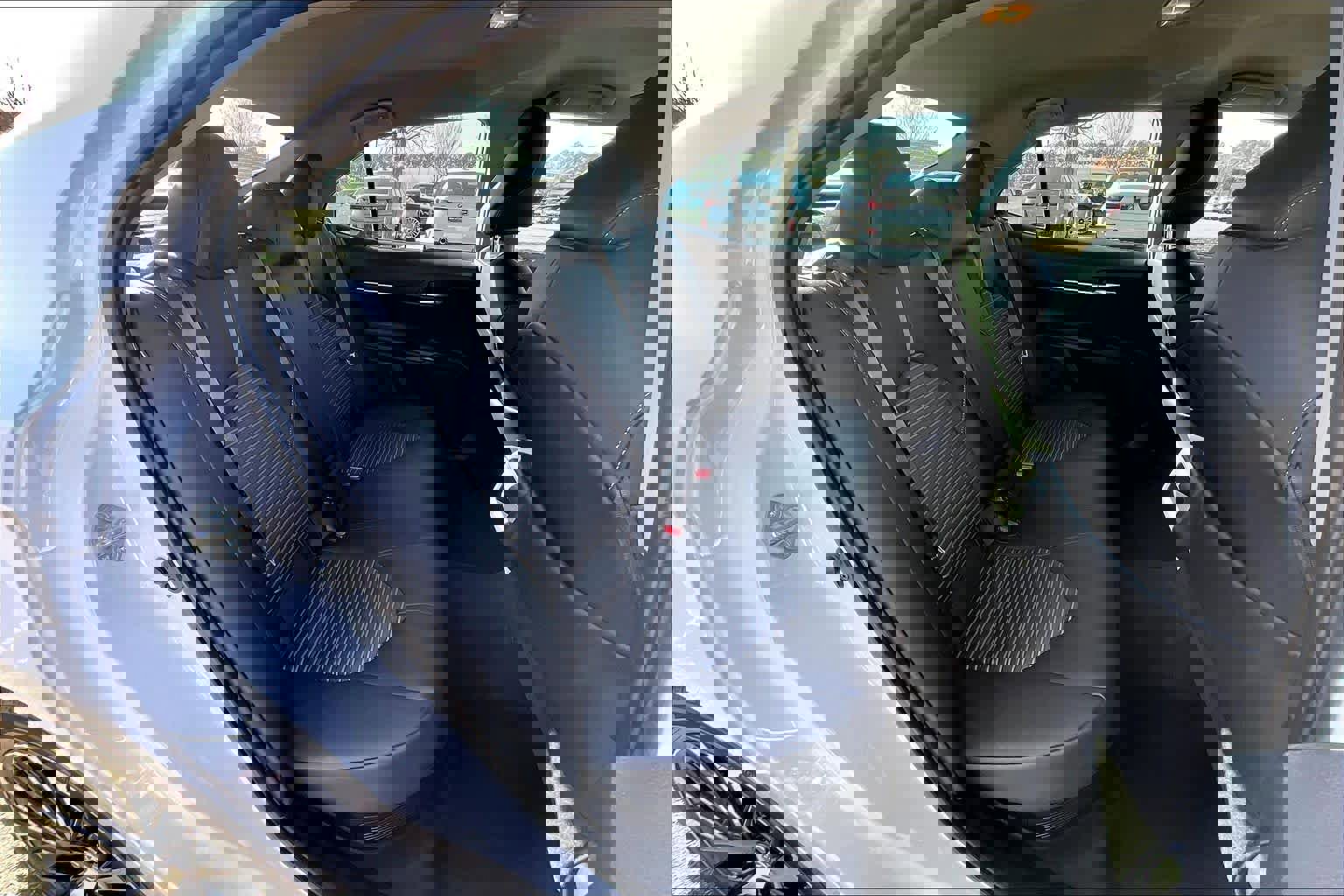 Used 2020 Toyota Camry SE image 19