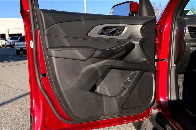 Used 2023 Chevrolet Traverse LT w/ Rear Camera Mirror Package image 22