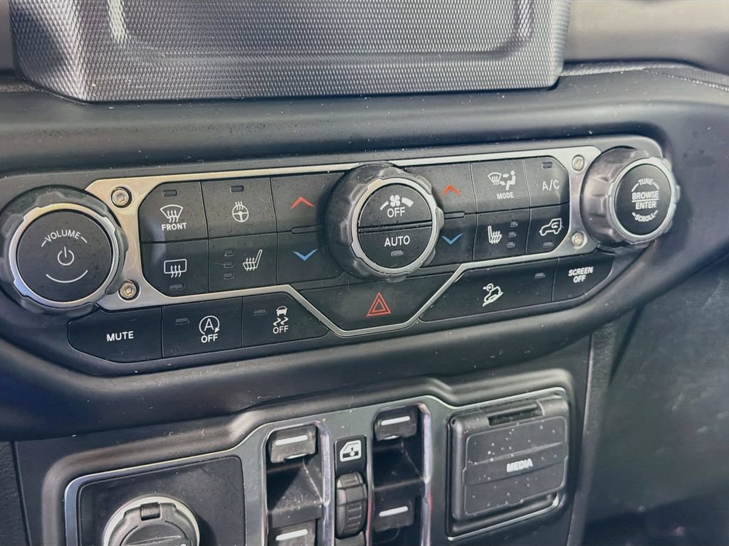 Used 2021 Jeep Wrangler Unlimited Sport AWD/4WD image 16