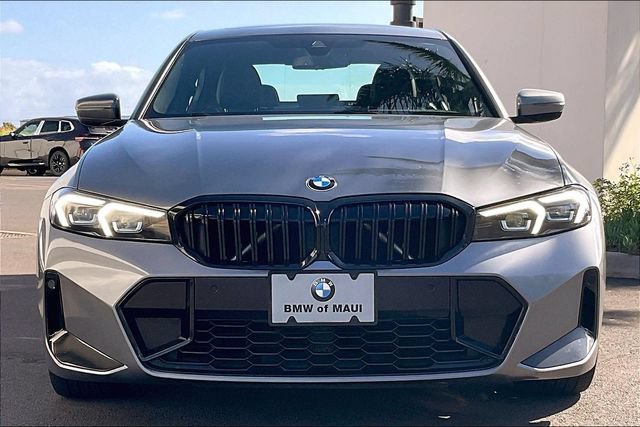 Used 2023 BMW 330i Sedan w/ M Sport Package RWD image 3
