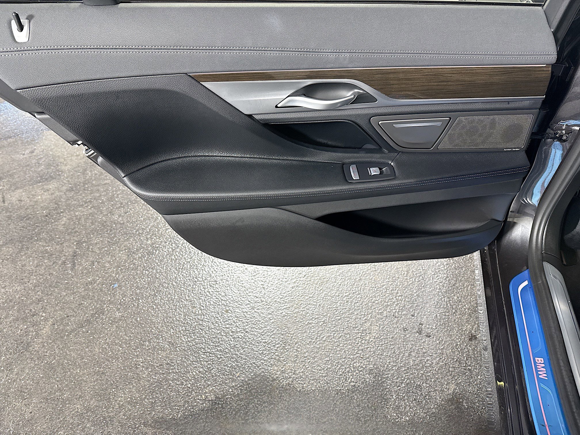 Used 2022 BMW 740i image 26