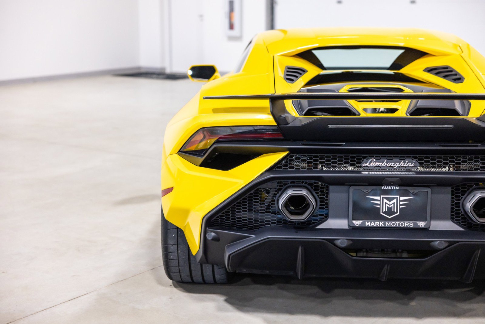 Used 2023 Lamborghini Huracan Tecnica RWD image 14