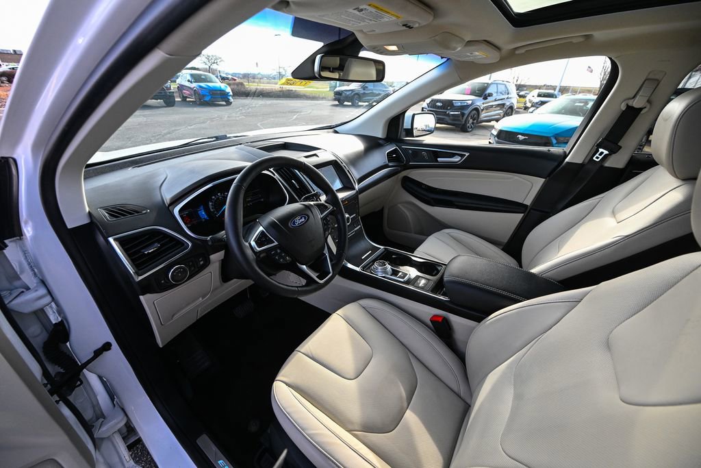 Certified 2020 Ford Edge Titanium w/ Equipment Group 301A image 19