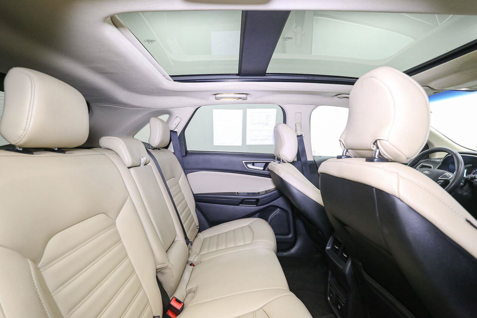 Used 2019 Ford Edge SEL w/ Equipment Group 201A AWD/4WD image 24