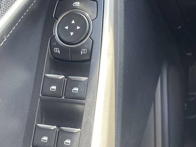 Used 2022 Ford Explorer XLT w/ Equipment Group 202A AWD/4WD image 25