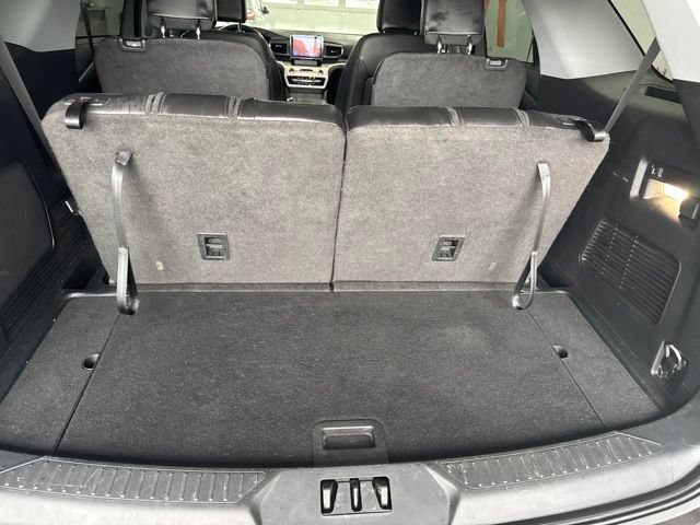 Used 2023 Ford Explorer XLT w/ Equipment Group 202A AWD/4WD image 34