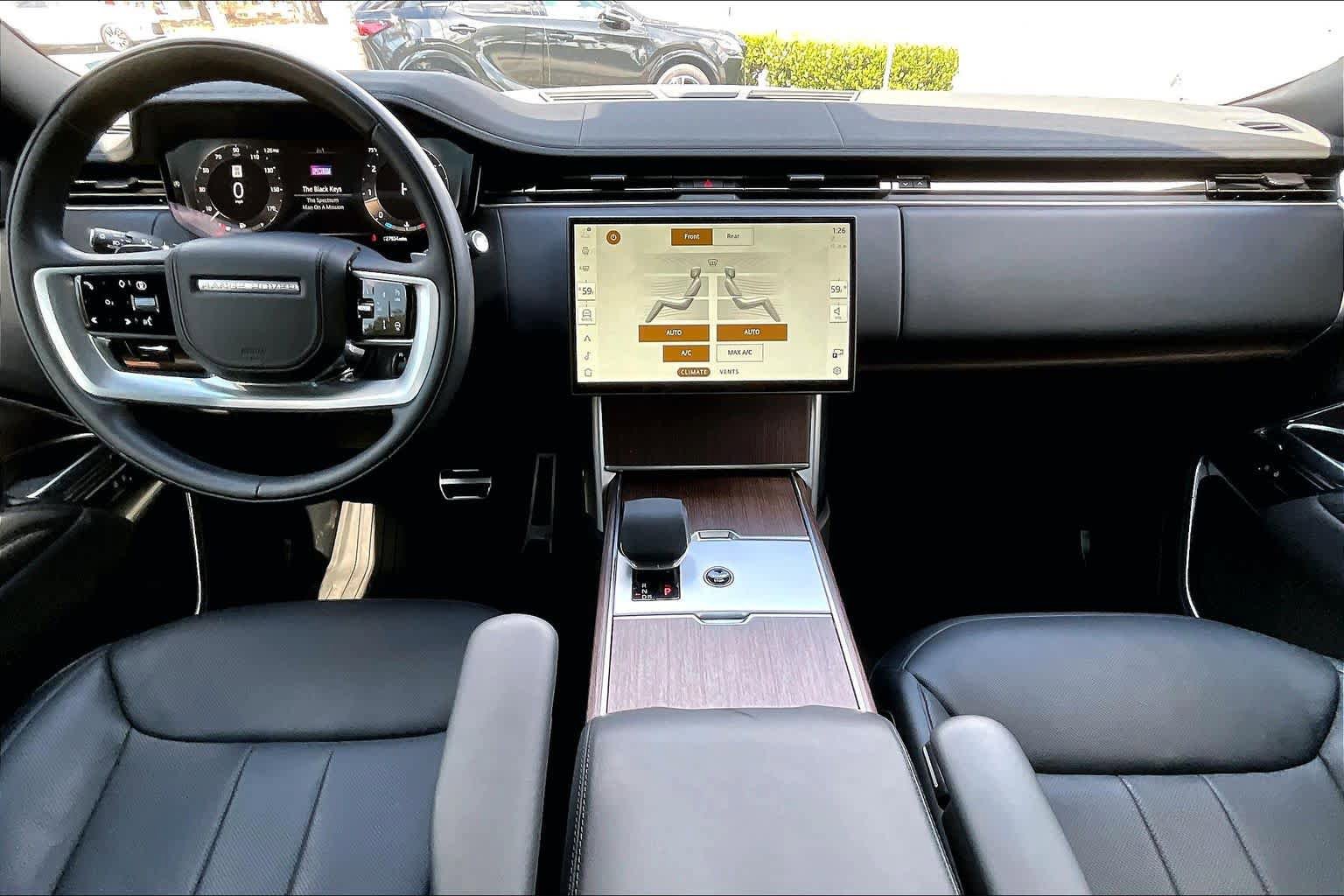 Used 2025 Land Rover Range Rover SE AWD/4WD image 15