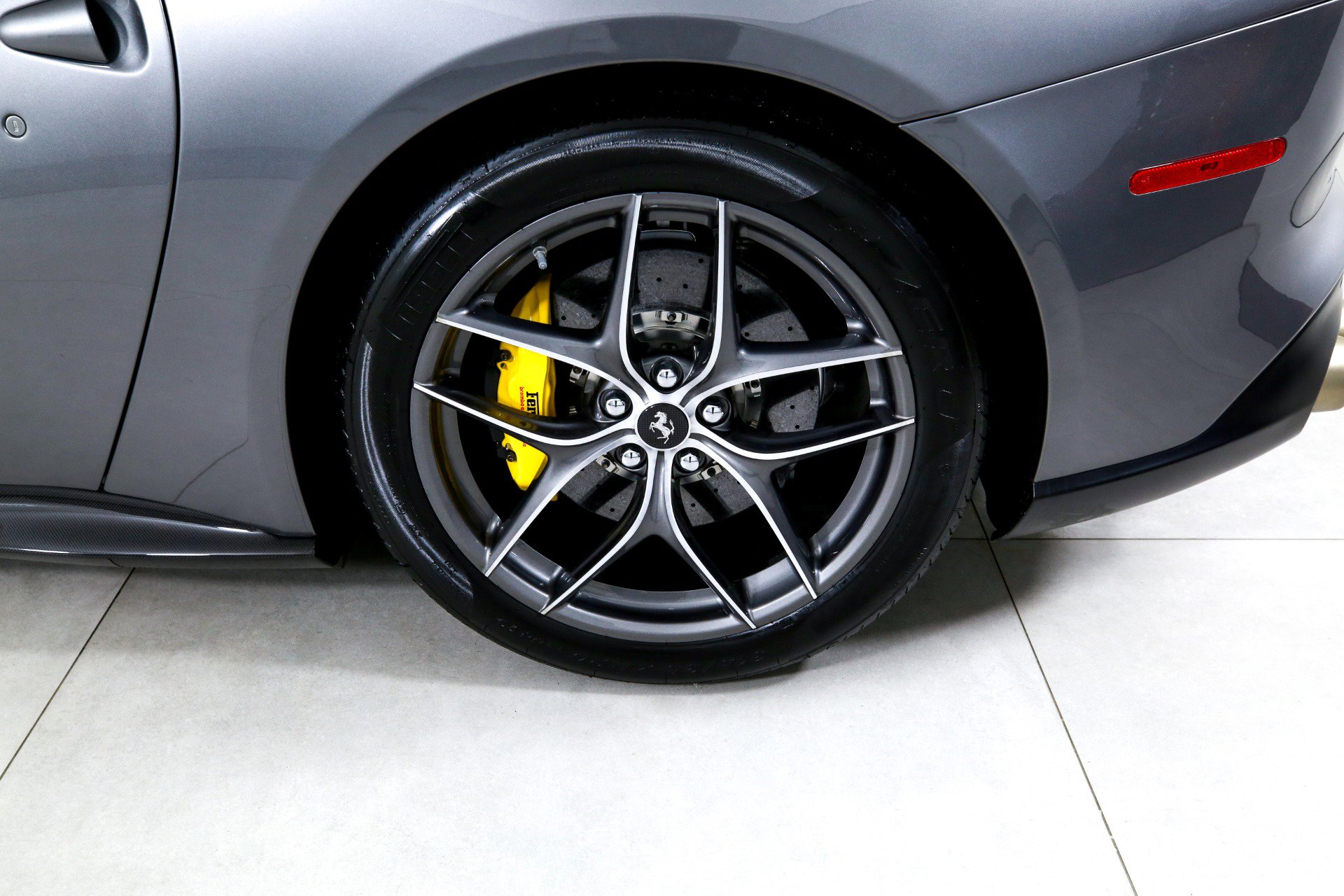 Used 2016 Ferrari F12 Berlinetta RWD image 31