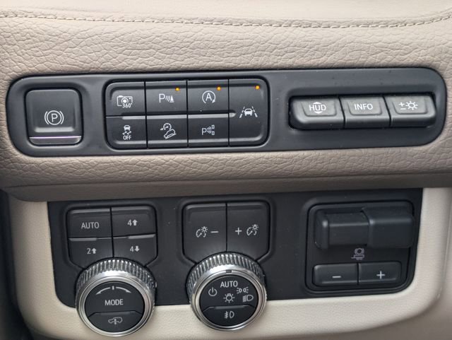 Used 2023 GMC Yukon XL Denali w/ Denali Reserve Package image 29