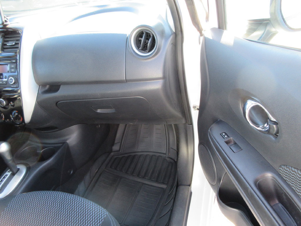 Used 2015 Nissan Versa Note SV FWD image 18