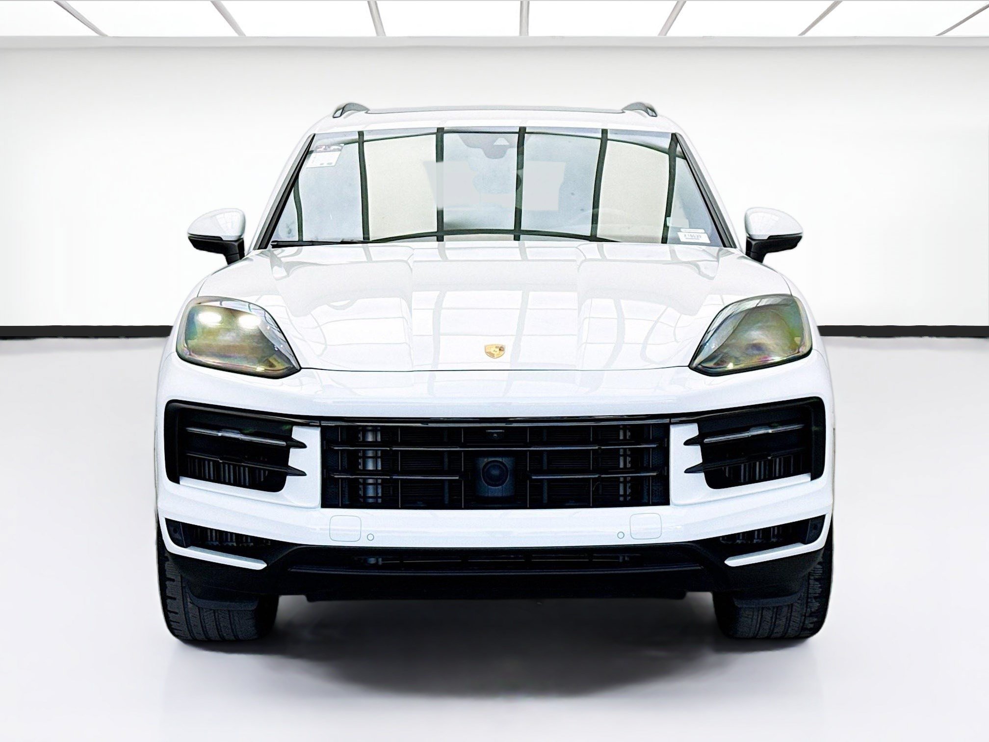 Used 2024 Porsche Cayenne AWD/4WD image 2