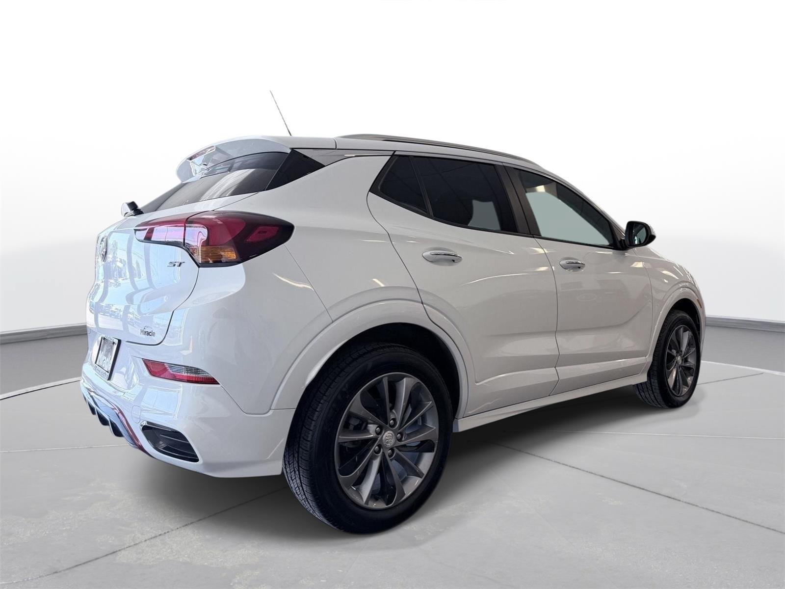 Used 2021 Buick Encore GX Select w/ Sport Touring Package AWD/4WD image 13