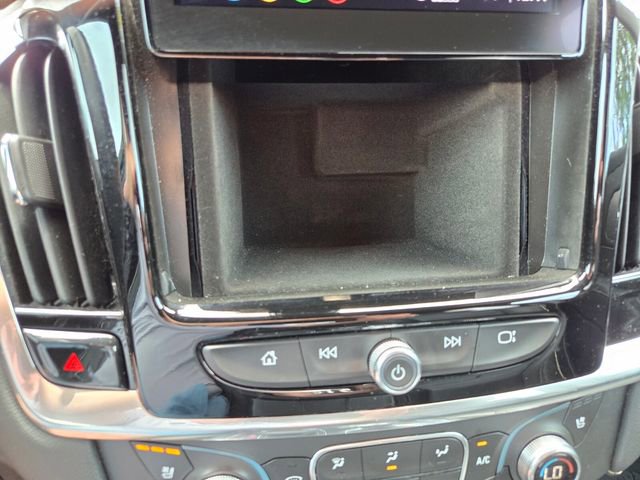 Used 2023 Chevrolet Traverse Premier w/ Redline Edition FWD image 28