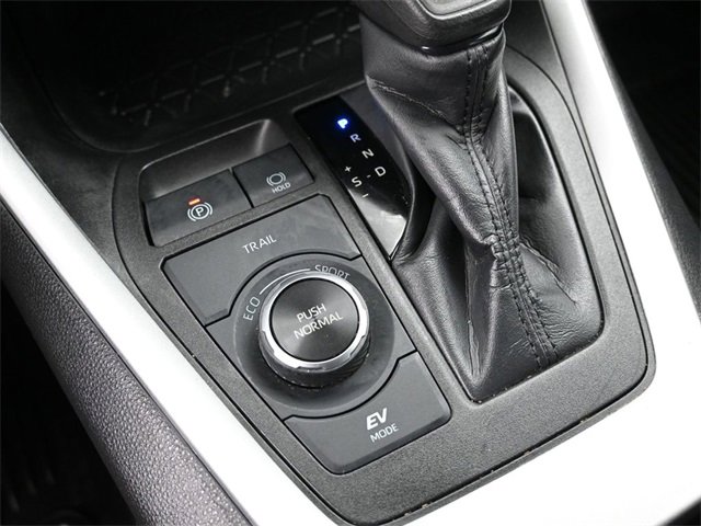 Used 2022 Toyota RAV4 LE image 15